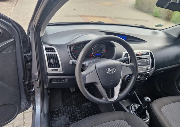 Hyundai i20 cena 24900 przebieg: 168000, rok produkcji 2014 z Pajęczno małe 191